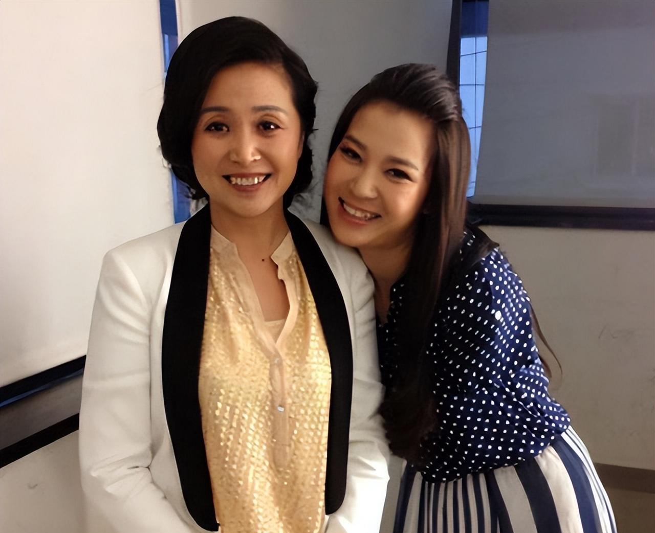 黄菡|这真的是《非诚勿扰》的黄菡吗，如今容貌苍老已经认不出