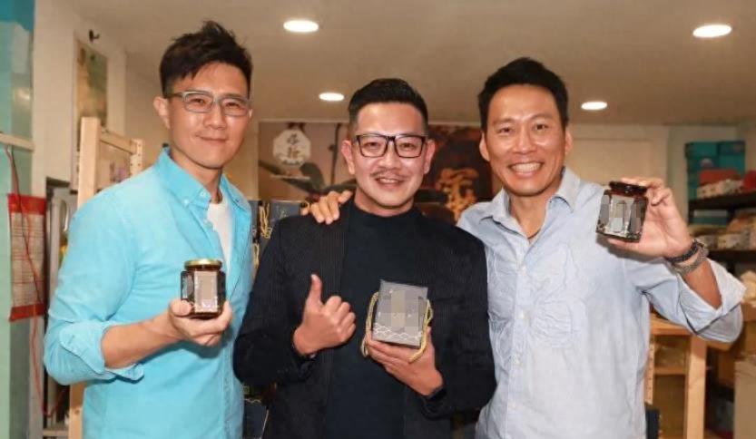 51岁涉毒男星复出带货！退圈原因太奇葩，被男情人曝参与多人运动