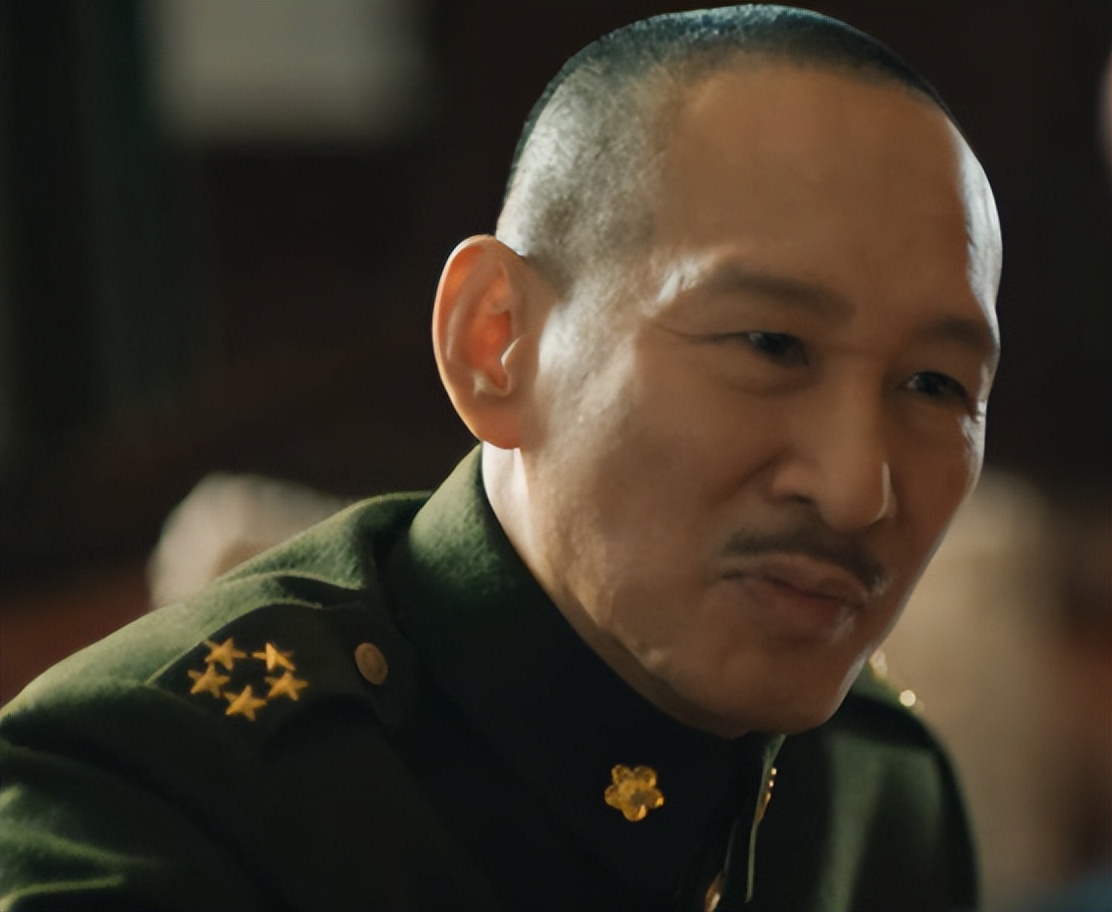 收手吧董璇!别再羞辱观众智商了,43岁演“宋庆龄”雷人又无脑