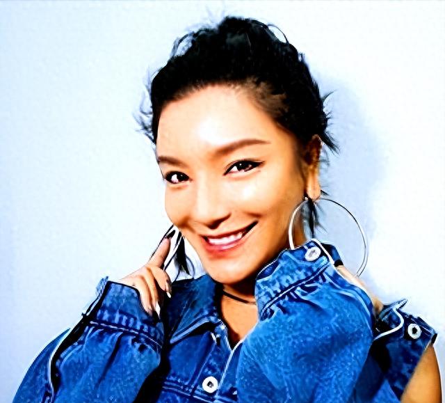 超女冠军江映蓉：整容失败弄得面目全非，被吐槽只剩眼珠是自己的