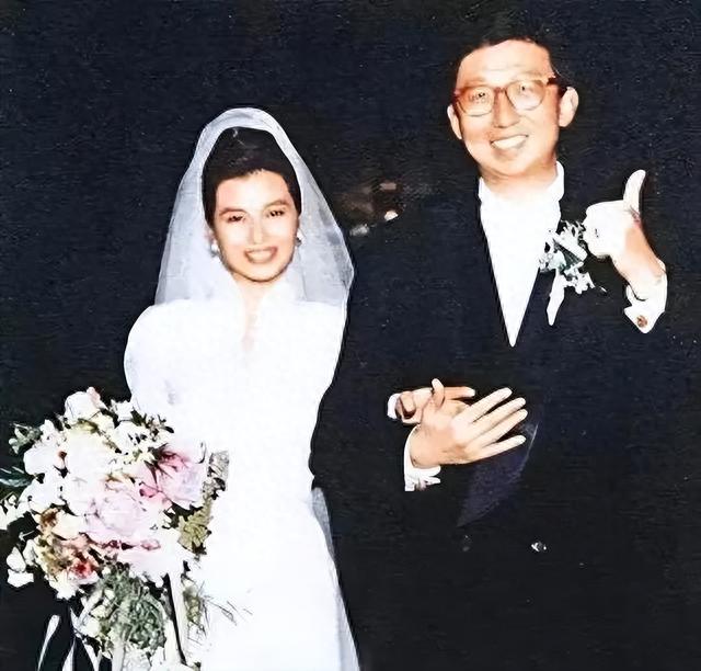 63岁香港「第一美女」全素顏街坊Look遭出卖！