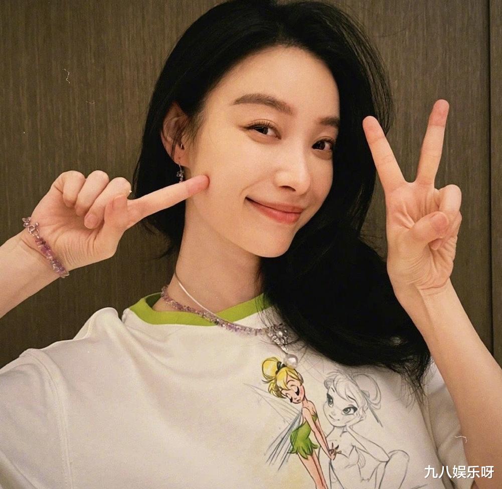 杨幂、倪妮票房领跑却被吐槽:一个二番挂件,一个烂片合集