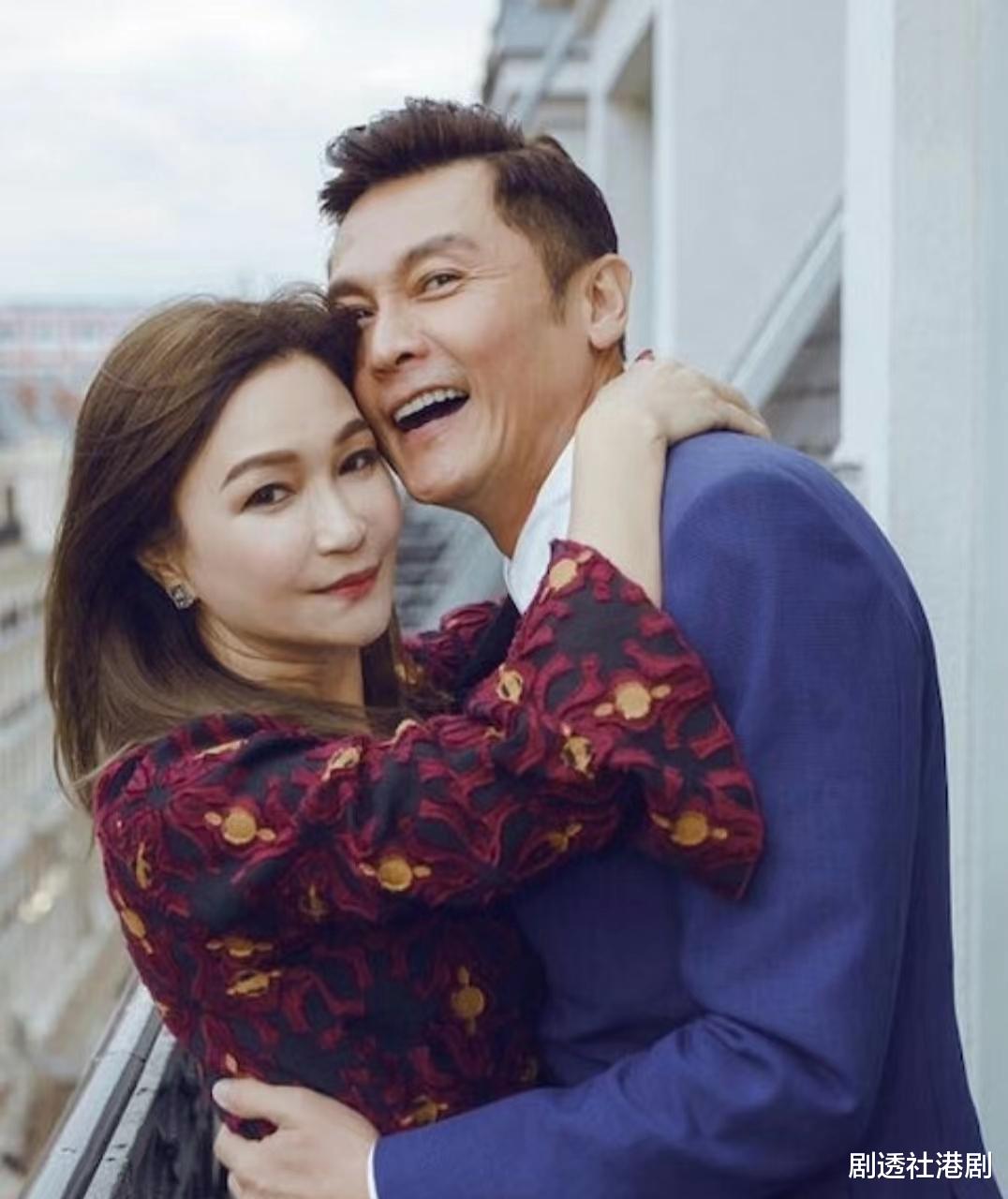 爱妻号！港知名男星复式洋房内貌曝光，多年打拼成果全交老婆保管