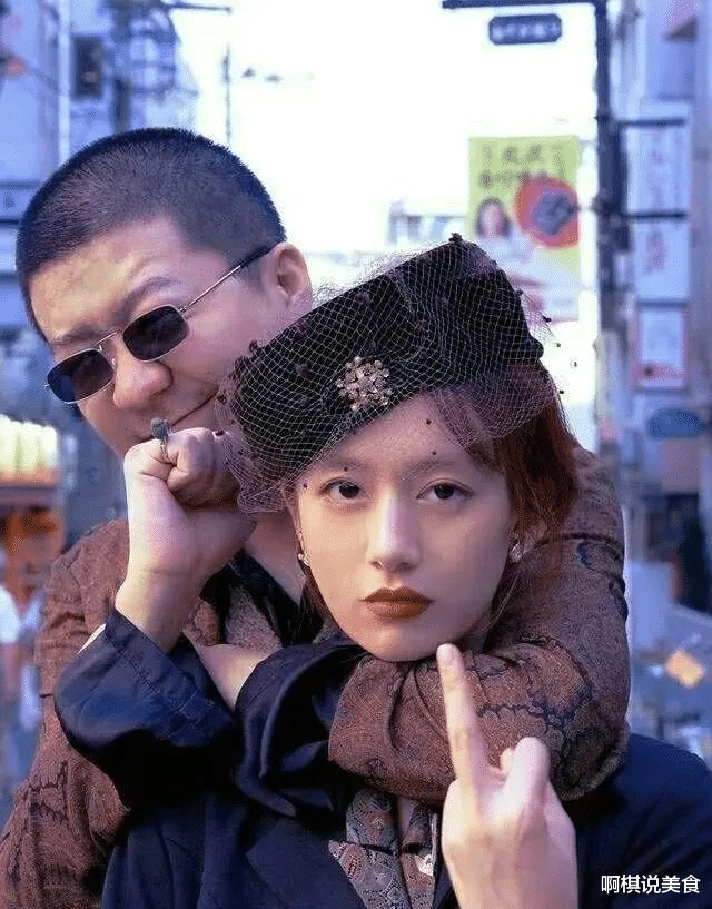 笑果文化|脱口秀演员都容不了?举报者被骂到求饶:求你们放过我!别再扒了