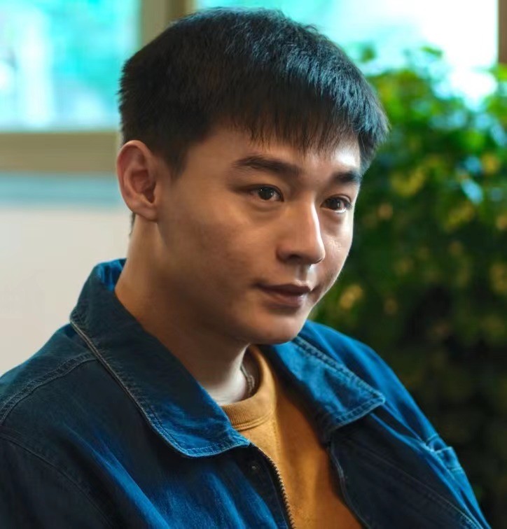 哭戏狰狞,一做表情满脸沟壑,这位“玻尿酸”美人,求你饶了观众吧