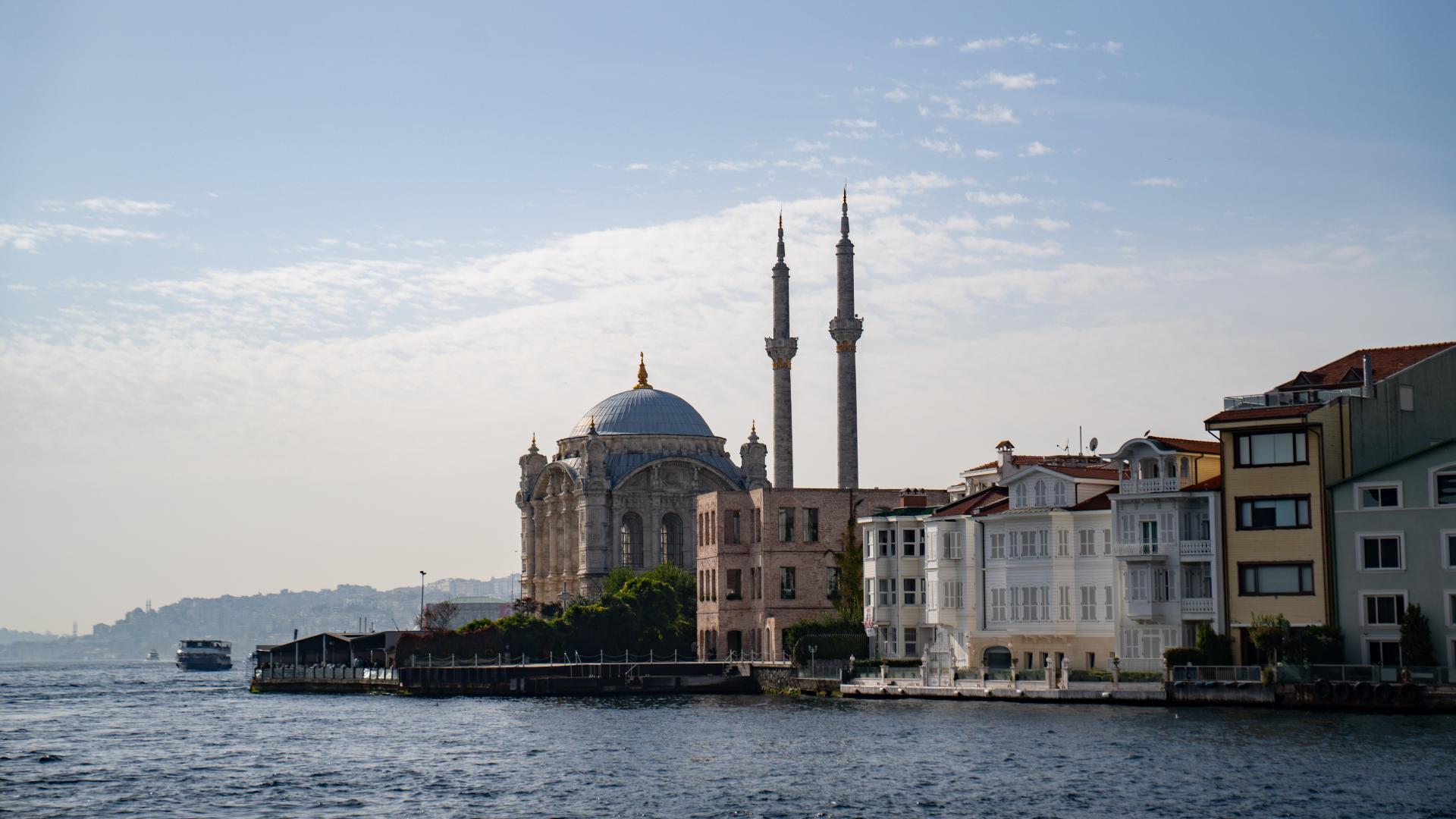 |看“海上”伊斯坦布尔，船游博斯普鲁斯海峡