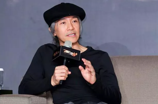 周星驰|曝周星驰公开承认自身失误,将调整拍摄方向,开启新一轮的创作