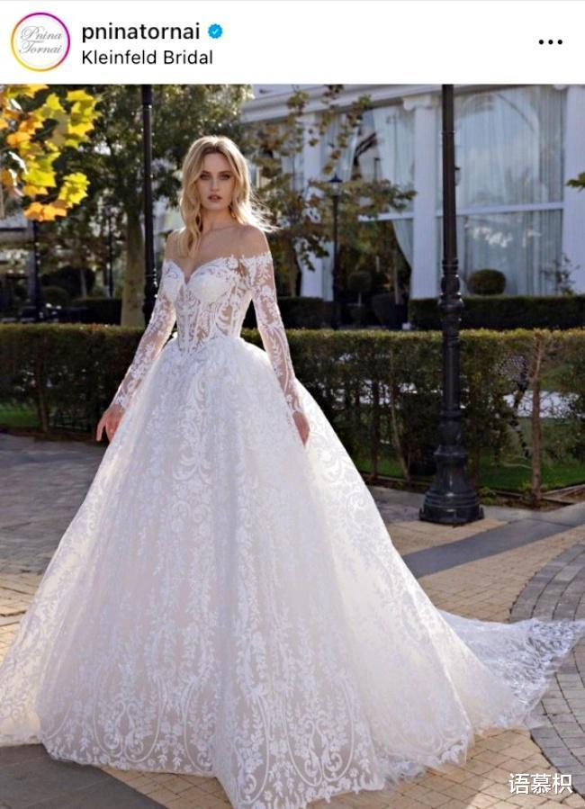 李多寅|李多寅的4套婚纱介绍!婚礼进场亮片礼服美炸,是邓紫棋最爱品牌