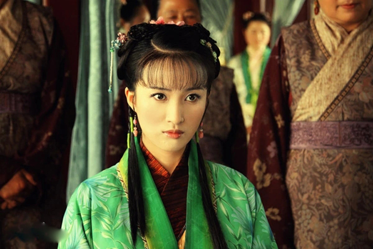 以为她们是无戏可拍，原来是改行当老师了，这5位女星名利说丢就丢