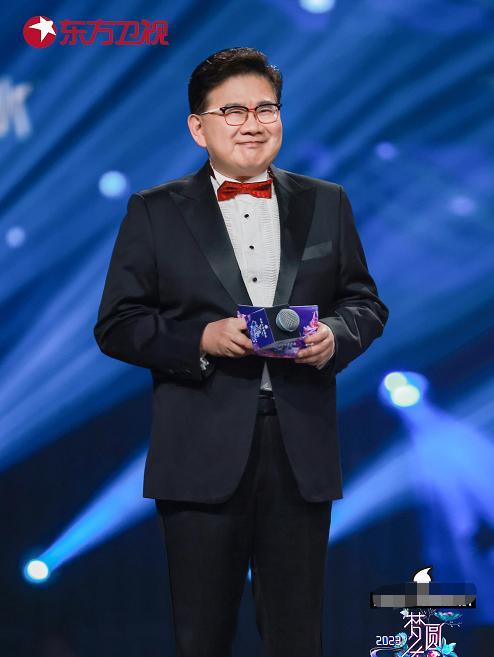 曹可凡|曹可凡：让出“一哥”位，年届六十首度离开东方春晚林海成接班人