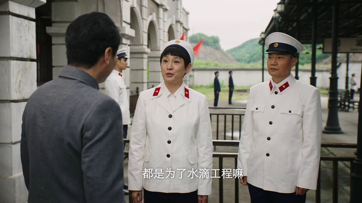 明明演技一般，却被吹捧成老戏骨，这位54岁女演员，演啥都一个样