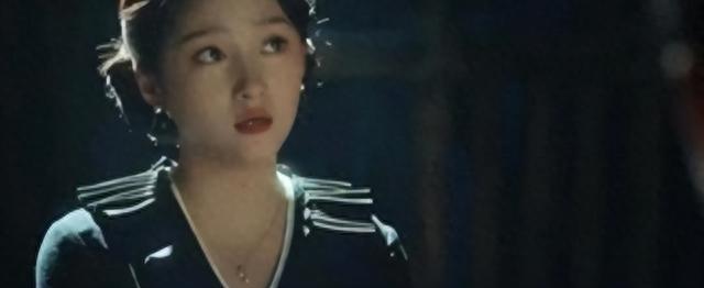 同样是演女特工，把关晓彤、宋轶放在一起看，差距就出来了