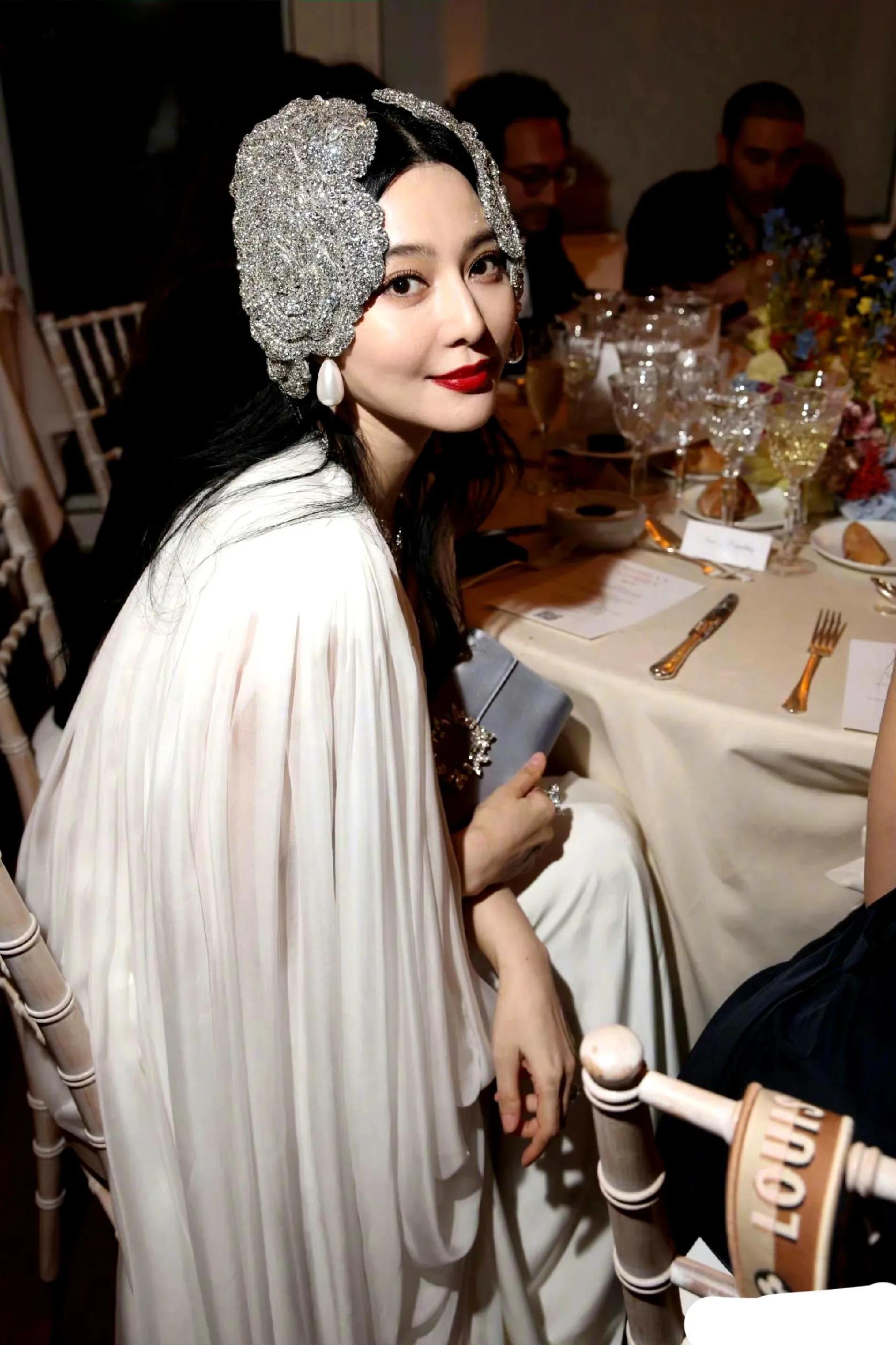 范冰冰|范冰冰的野心，再次爬上了她那件猛虎下山的衣服