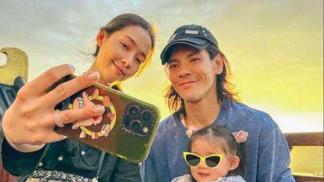 丑男配美女、个矮找模特，豪门改善基因套路满满，每步都在算计