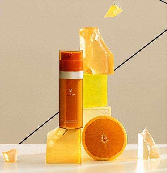 精华液推荐：深层补水保湿抗氧化有效提高皮肤色泽、令皮肤更亮丽