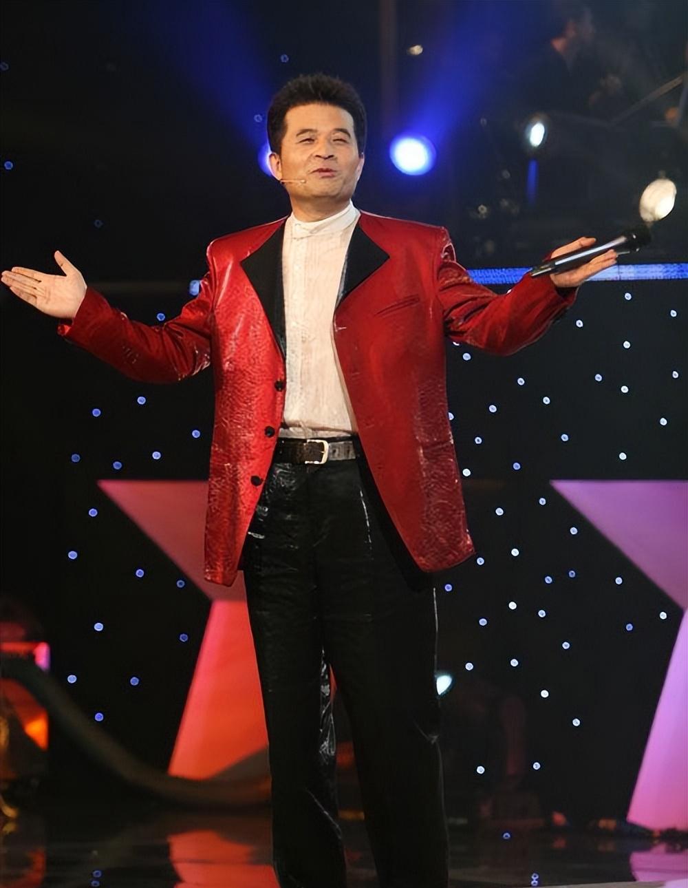 现身婚礼担任主持？“消失”了8年的毕福剑，终究走上“不归路”！