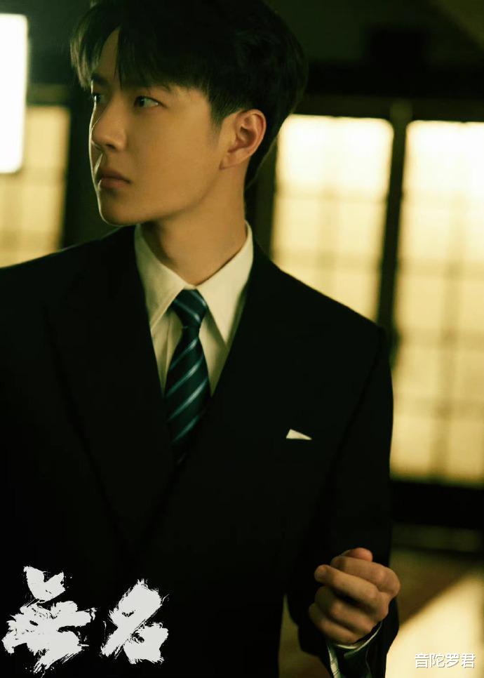 被赶到走廊睡觉、手接口水、跪地伺候穿鞋、这些明星哪来的优越感