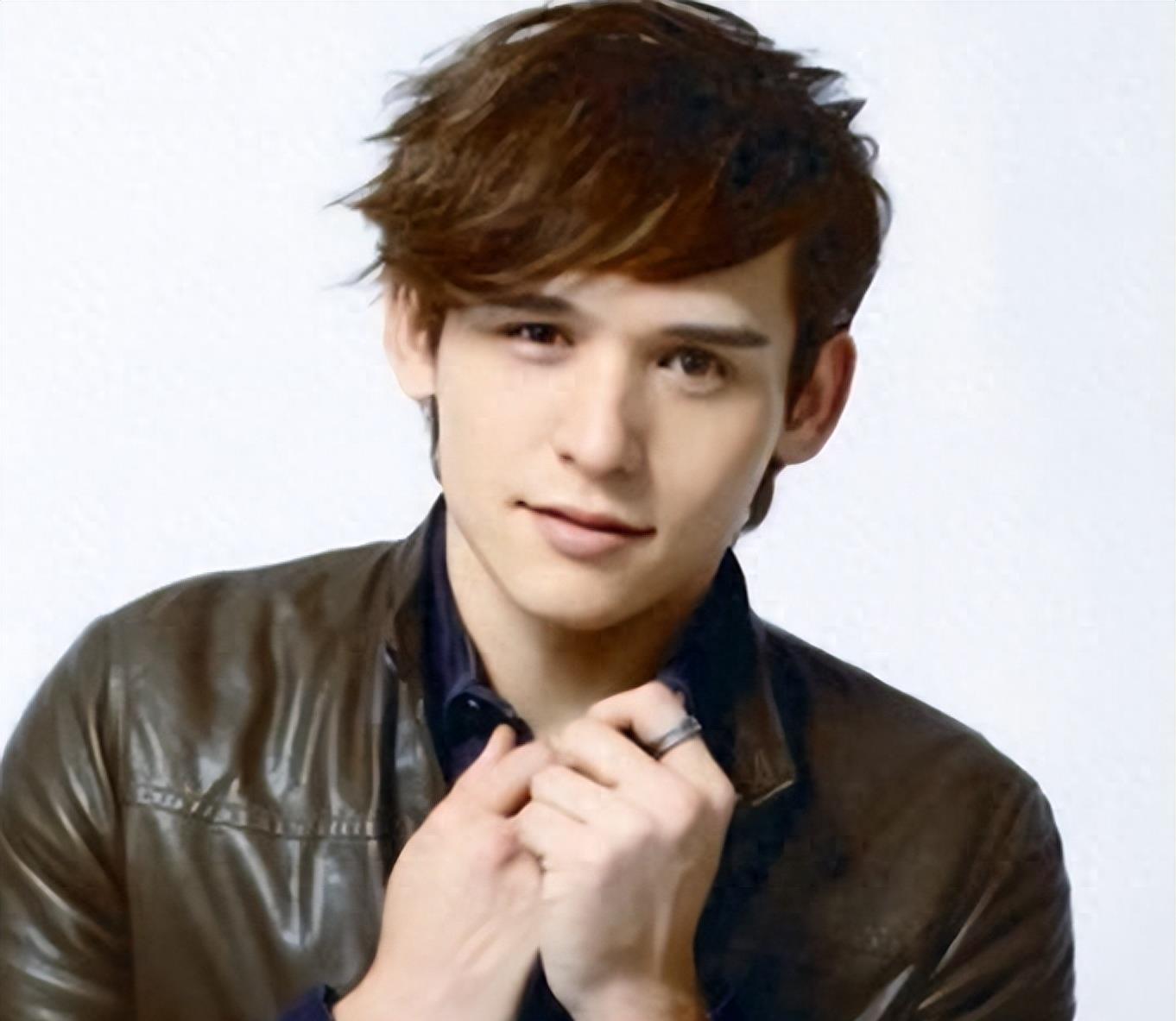 小三上位6年后补办婚礼,多位明星送上祝福,现场简陋惨遭嘲讽