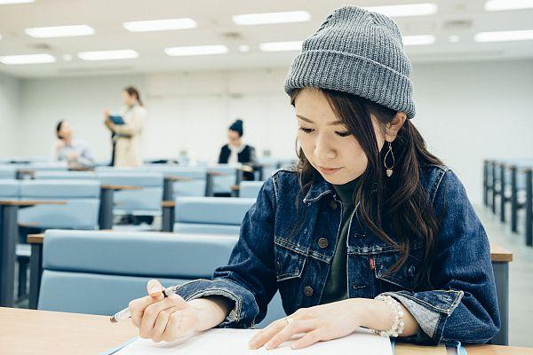 潜规则|延毕=能力差？主动延毕的大学生不同意