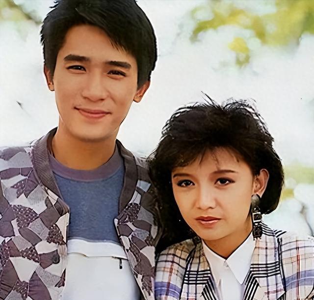 57岁曾华倩上传和梁朝伟亲密合照，儿子生父身份破晓！