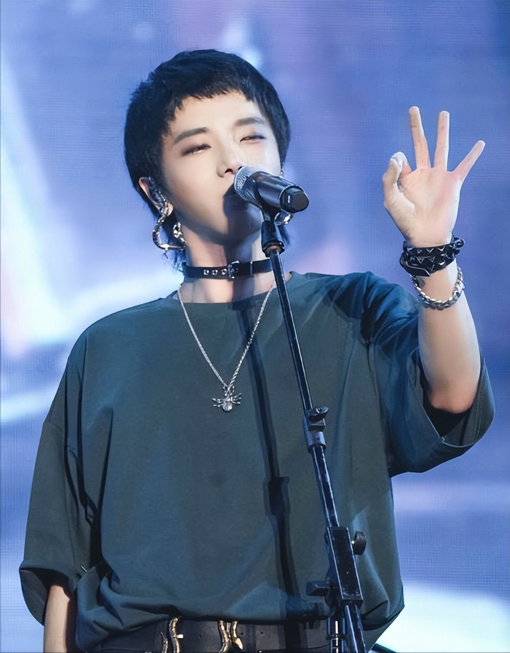 华晨宇|23岁出道即巅峰，天王接班人华晨宇，为什么有那么多人讨厌？