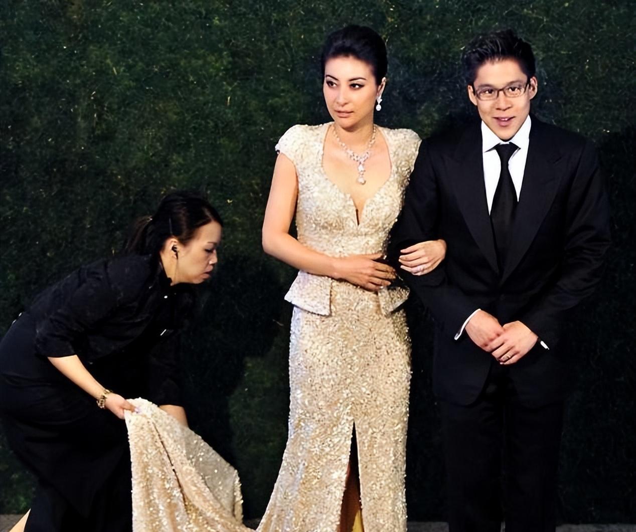 “夫妻本是同林鸟”，但抱歉，就算是郭晶晶这次也救不了霍启刚！