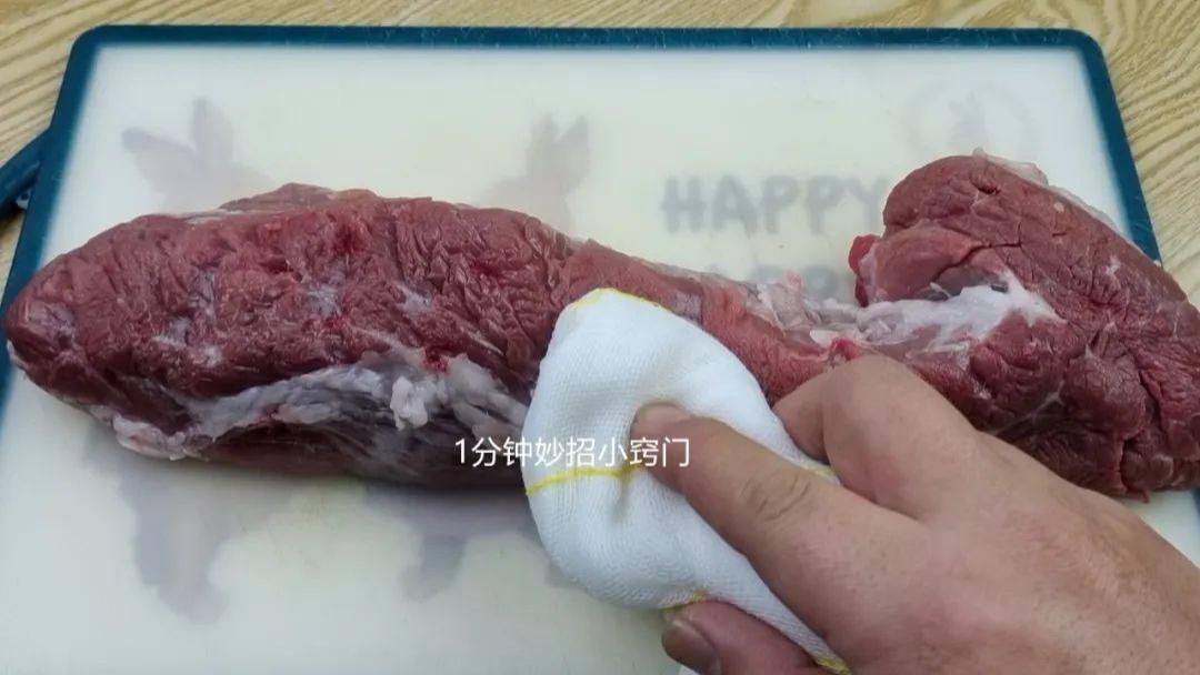 猪肉|为何猪肉贩子，要不断用抹布擦猪肉或桌面？原来其实暗含猫腻