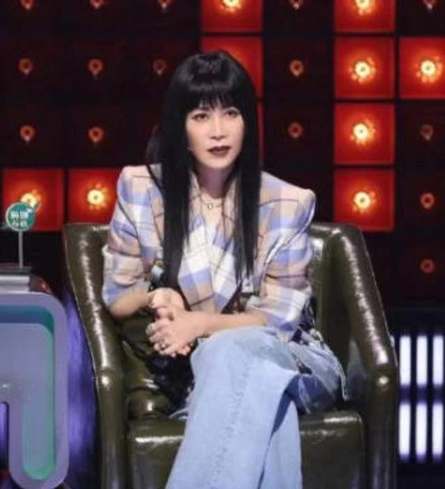 知名歌手那英疑似曝大瓜!照片被剪综艺镜头被删,猜测牵扯好声音