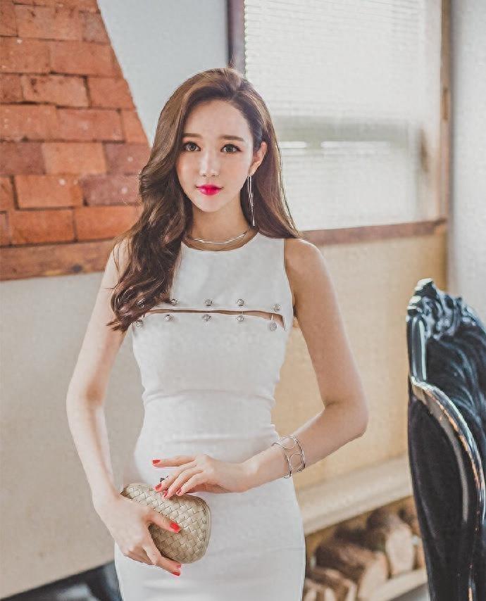 杨幂宣布恋情:“我已经躲了十八年了,不会再装了”