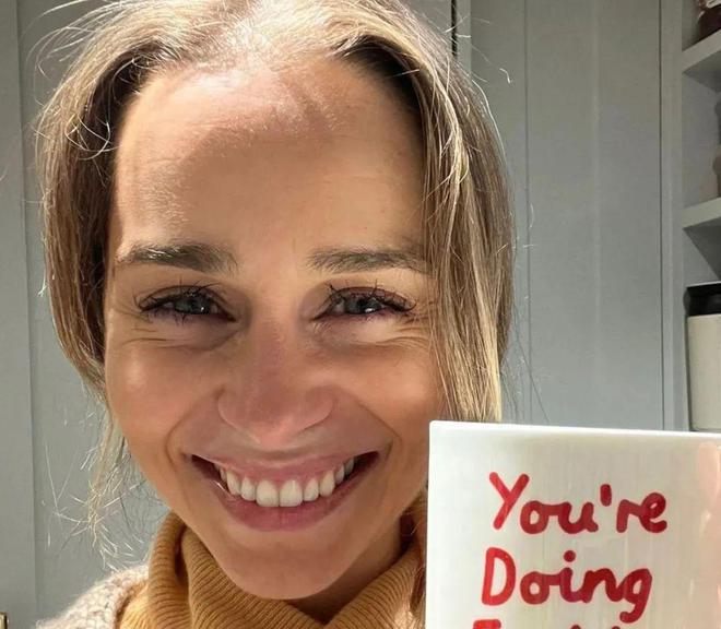 彩妆 她只是笑了一下，就让X音700w粉丝原地破防？