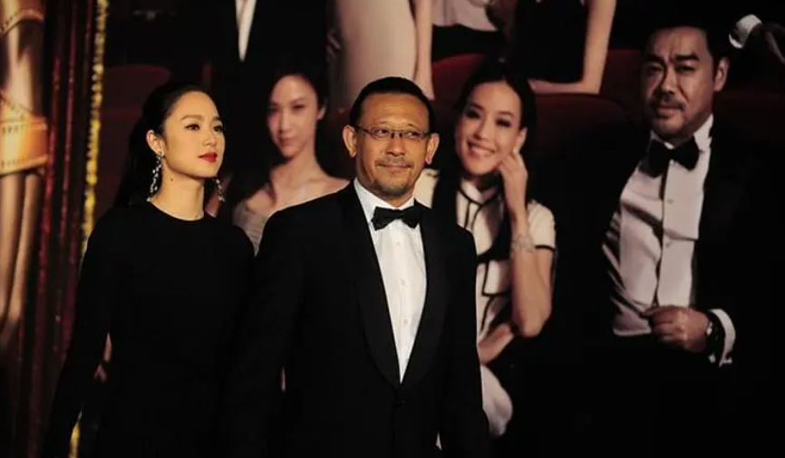 爱过宁静、与刘晓庆因戏生情的姜文，却被一个“悍妇”拿捏一辈子