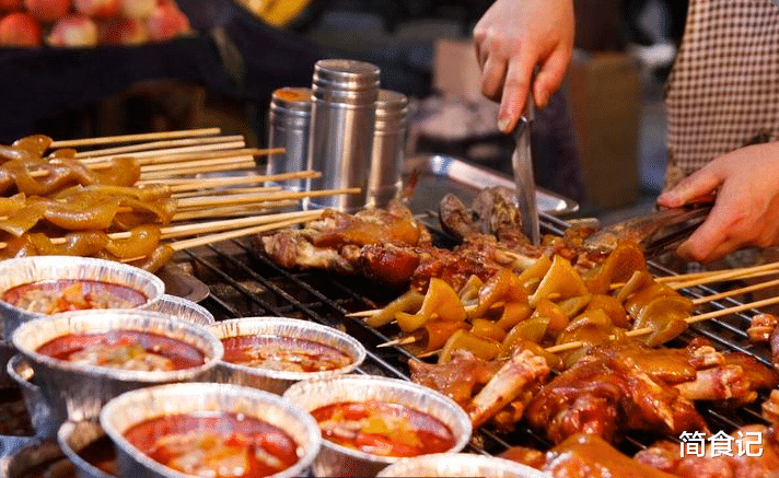 菠菜|最让人“失望”的6条美食街,价格高,味道差,网友:专坑外地人