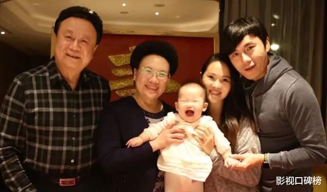 《小满生活》秦昊坦言：在家与伊能静一起追剧，每个角色都有故事