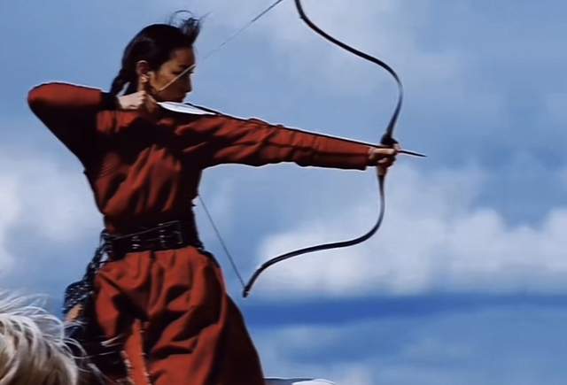 视觉冲击拉满，女性健身博主练到肌肉拉丝！力量美正在崛起