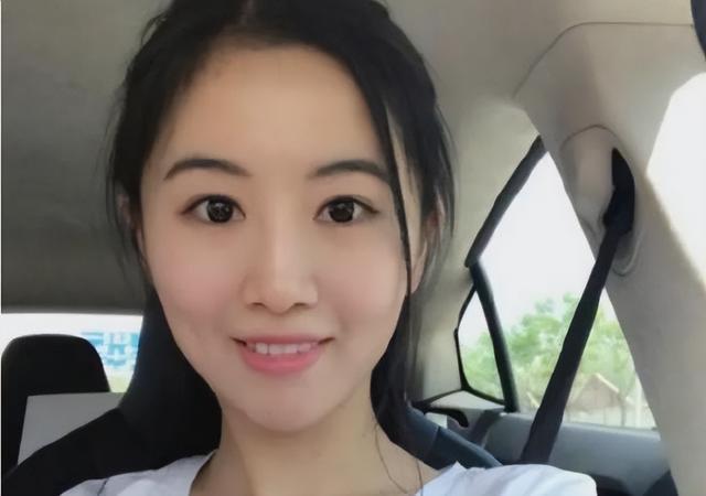 翟欣欣|翟欣欣被带走时泪流满面?邻居直言:父母和她都哭了!