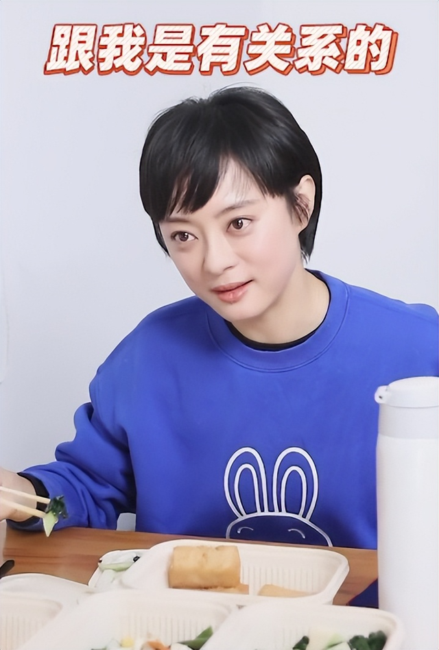 没滤镜加持,路人拍的孙俪真不一样!40岁发际线上移断崖式衰老!