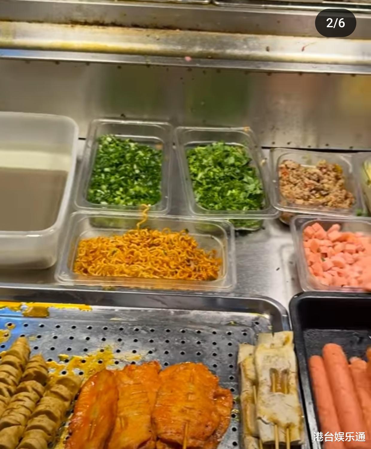 TVB力捧小花进驻横店，趁拍戏前逛当地夜市，还玩剧本杀