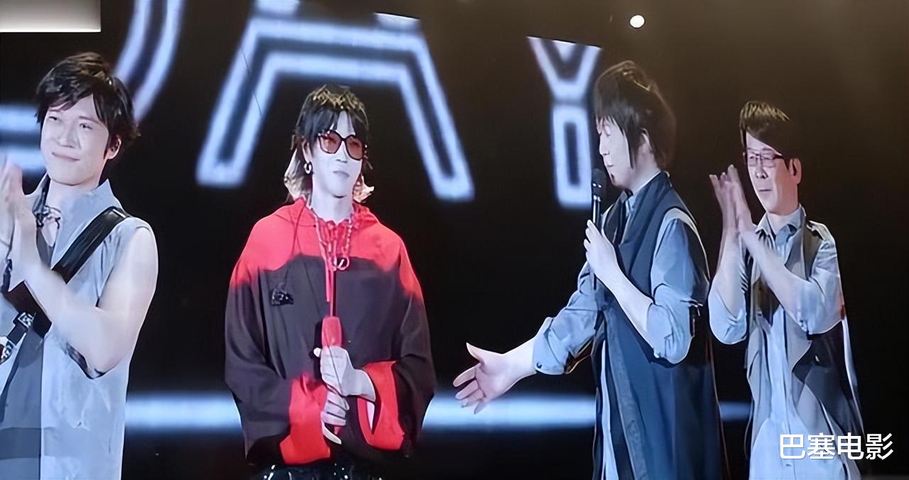 张柏芝|普通又自信，华晨宇再惹争议，把“尴尬”二字展现得淋漓尽致