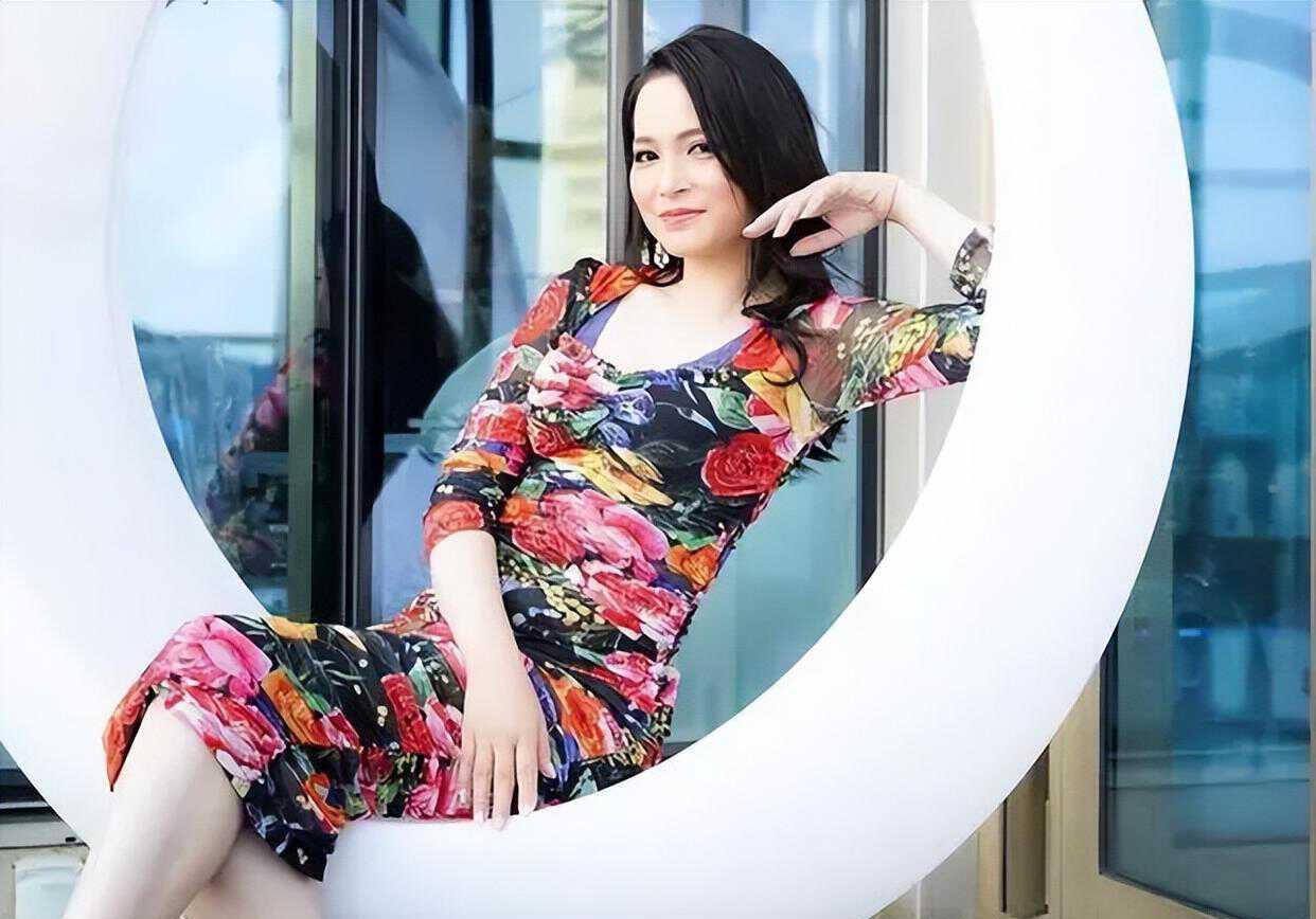 郑则仕|TVB实力女星选择续约！新剧与郑则仕演对手戏，曾自曝将来要出家