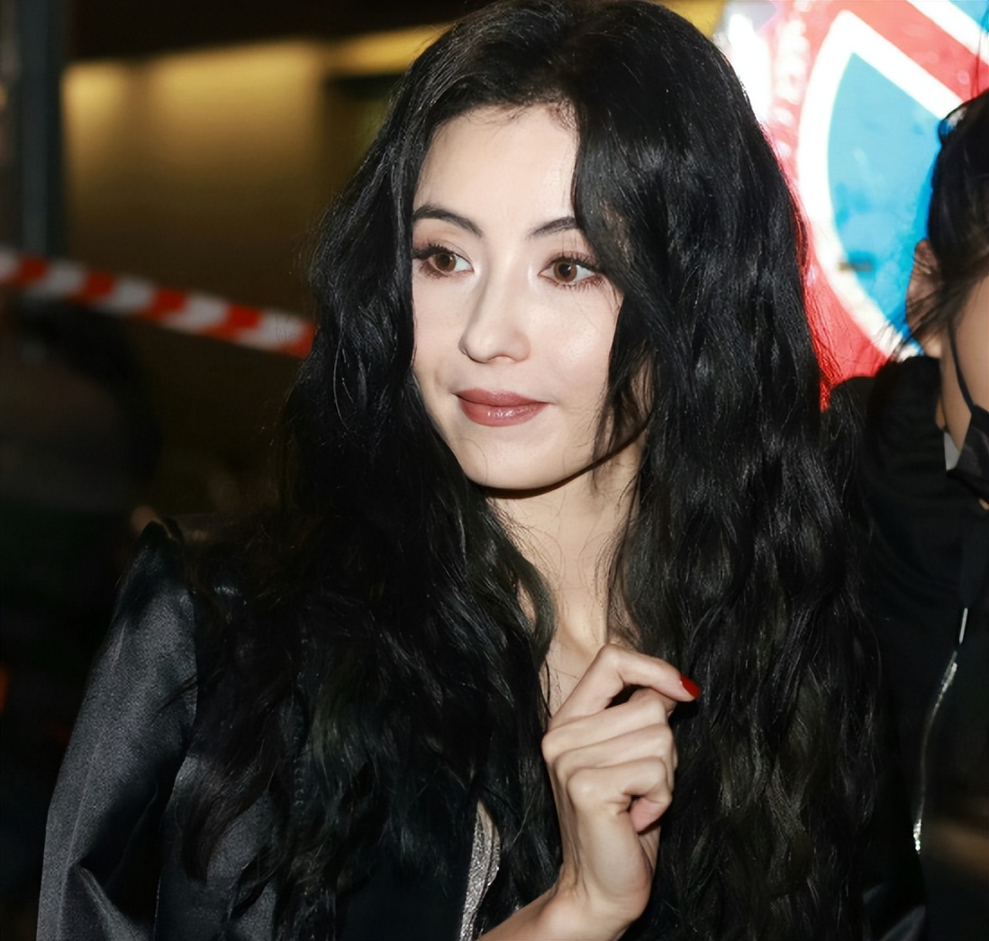 当36岁刘亦菲和35岁倪妮站在一起，我才明白什么叫气质和骨相