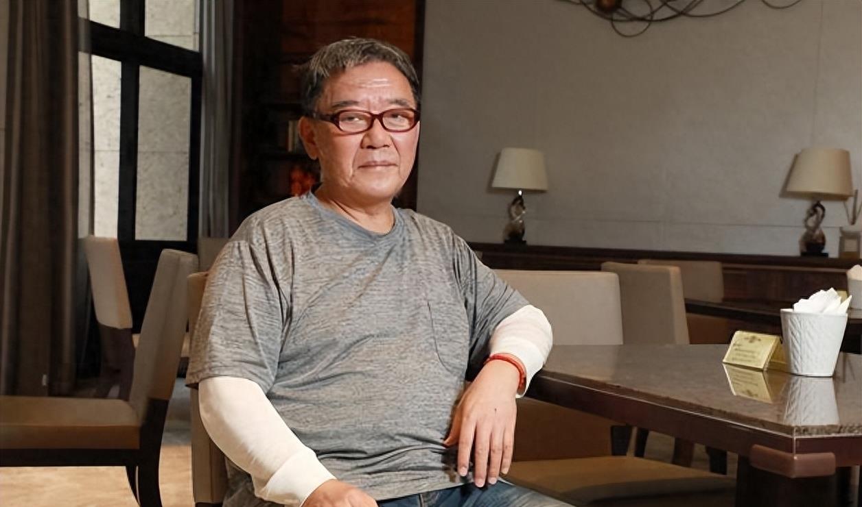 骗粉、私生活混乱、毫无底线的捞金，老戏骨的狐狸尾巴藏不住了!