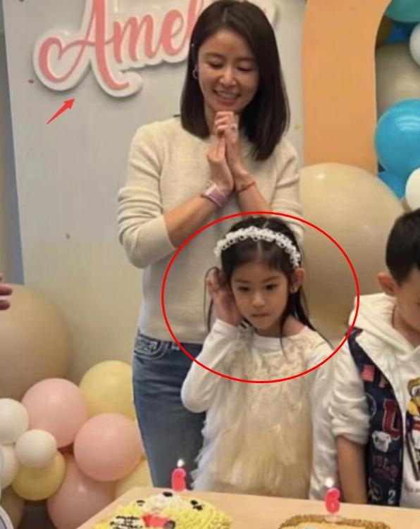 林心如|保护女儿6年,结果被朋友出卖,林心如怒斥媒体曝光女儿正面照