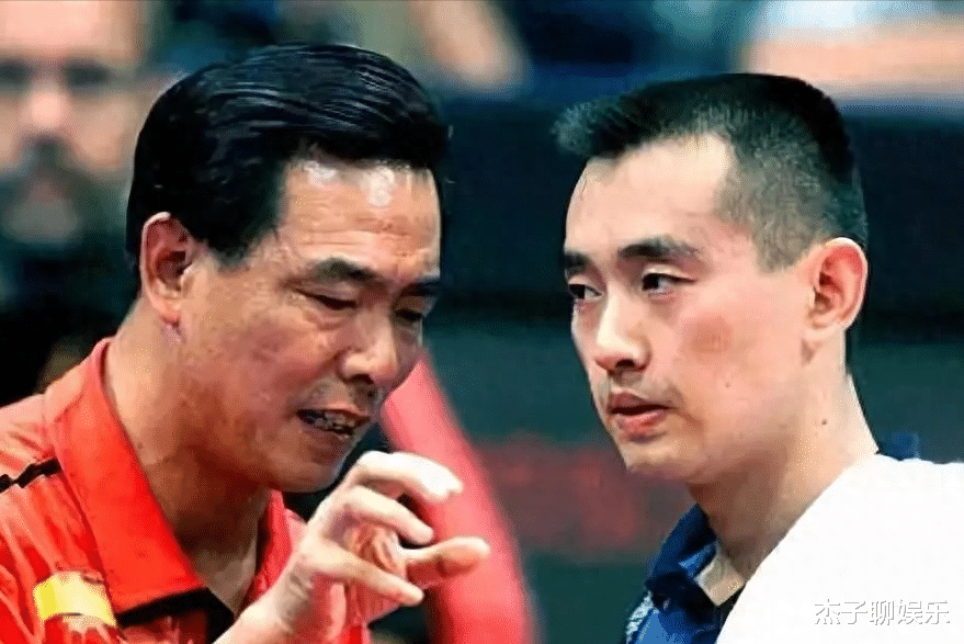 蔡振华背后的神秘女子：鲜少露面，比林志玲还美，甘愿住15平黑屋