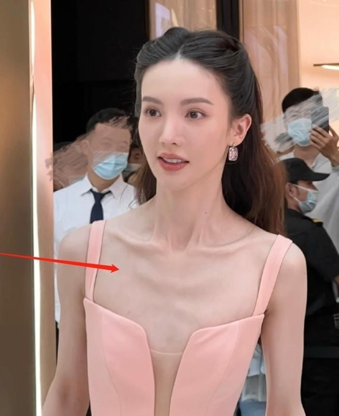 吴玉芳|《平凡之路》一件泳衣,暴露金晨身材短板,让60岁吴玉芳比了下去