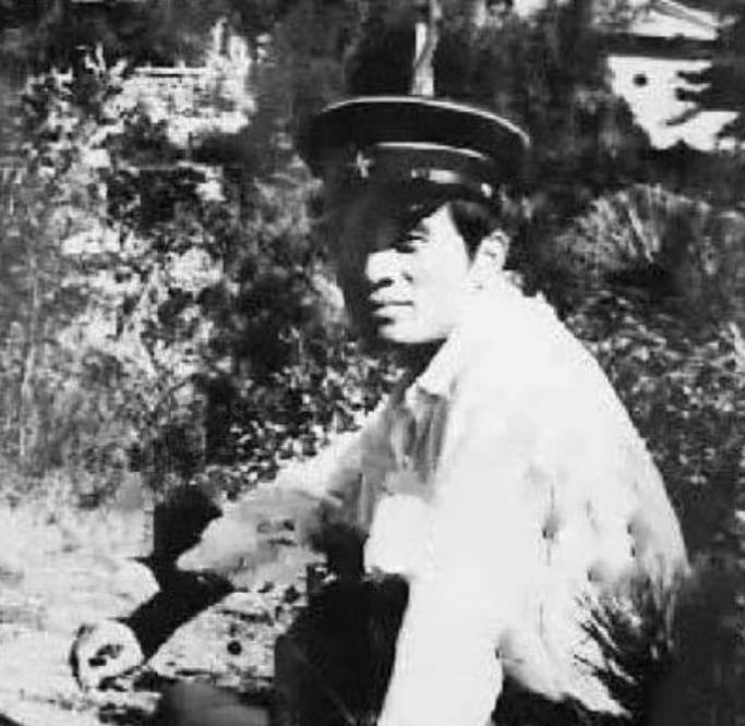 64岁毕福剑现状凄惨,陋居农村,吃力摇三轮,活该付出惨痛代价