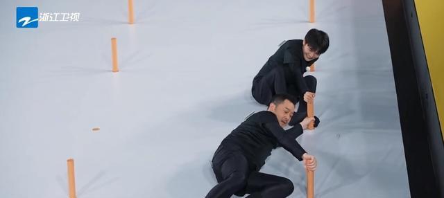 宋丹丹|奔跑吧:画风突变,游戏拉满惊悚氛围,周深尽显绅士风度获赞无数