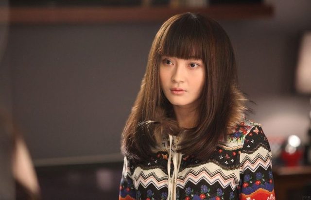 "童佳倩式穿搭"引80后集体怀旧,20岁的时候,你也这样穿过吗?