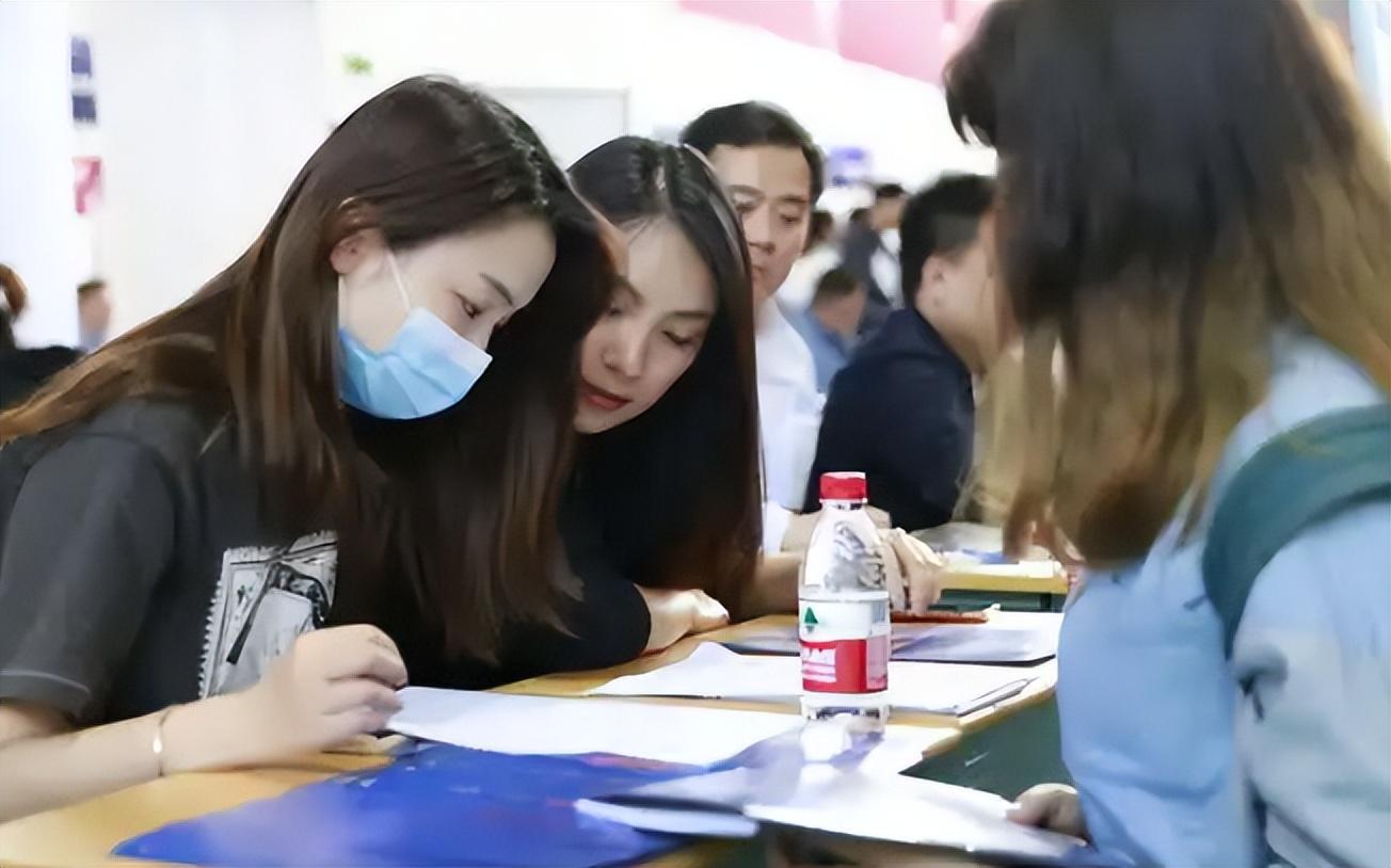 毕业求职时才知道,第一学历与最高学历,社会认可度并不一样