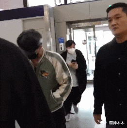 韩媒曝权志龙涉毒细节：李善均情人在酒里下药，调查过程供出对方