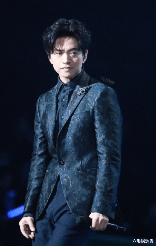 吴莫愁|2024年跨年晚会：吴莫愁乃万真唱翻车，李健吴青峰成“教科书”